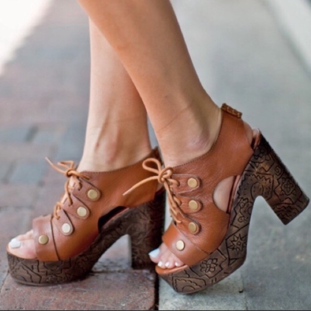Free People Farrah Platform Wood Clog Whiskey Lace